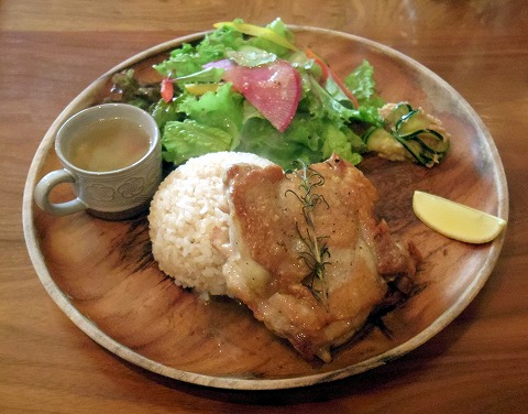 千葉県市川市新田5丁目にあるカフェ「Cafe DWARF カフェドワーフ」カフェドワーフ ランチプレート(チキンソテー) 千葉県市川市新田5丁目にあるカフェ「Cafe DWARF カフェドワーフ」カフェドワーフ ランチプレート(チキンソテー)