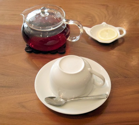 千葉県市川市新田5丁目にあるカフェ「Cafe DWARF カフェドワーフ」カフェドワーフ ホットレモンティー 千葉県市川市新田5丁目にあるカフェ「Cafe DWARF カフェドワーフ」カフェドワーフ ホットレモンティー