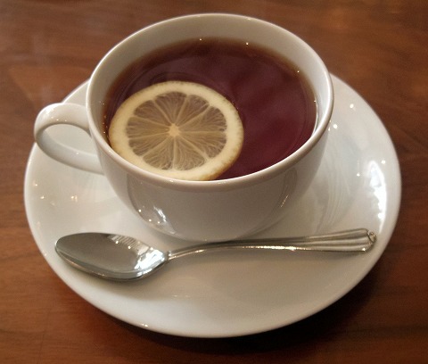 千葉県市川市新田5丁目にあるカフェ「Cafe DWARF カフェドワーフ」カフェドワーフ ホットレモンティー 千葉県市川市新田5丁目にあるカフェ「Cafe DWARF カフェドワーフ」カフェドワーフ ホットレモンティー