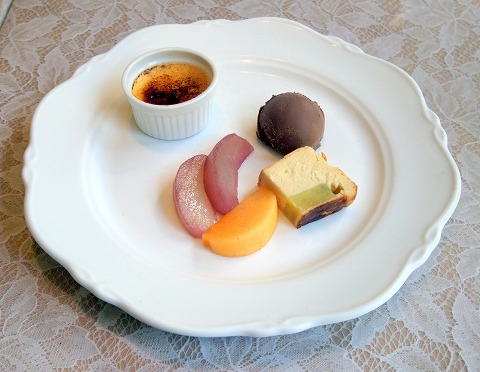 埼玉県さいたま市見沼区深作３丁目にあるフランス料理店「トロワ・ボー 　Trois Beaux」Bランチのデザート