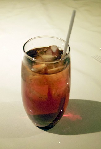 東京都豊島区東池袋１丁目にあるイタリアンのお店「オステリア ヴィン カフェ Osteria Vin CAFFE」ウーロン茶