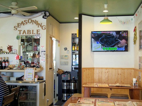 千葉県八街市八街にあるカフェ「カフェ＆ダイニング シーズニングテーブル　CAFE & DINING SEASONING Table」店内