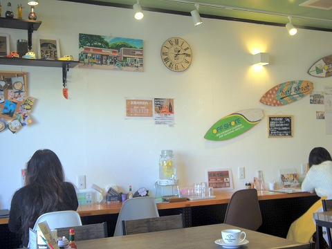 千葉県八街市八街にあるカフェ「カフェ＆ダイニング シーズニングテーブル　CAFE & DINING SEASONING Table」店内