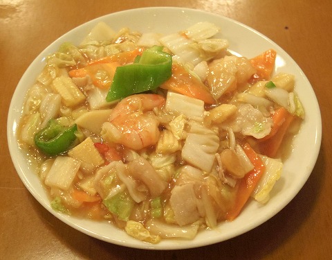 神奈川県横浜市保土ケ谷区岩井町にある中華料理店「和中餐館」八宝菜セット（セットは酢豚を選択)