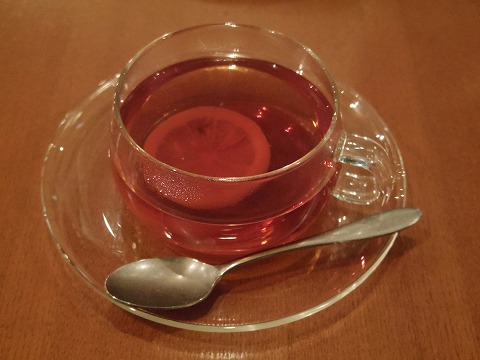 神奈川県川崎市中原区木月２丁目にあるカフェ「cafe+cake Baloo」ダージリン セリンボン（HOT）とブルーベリーのベイクドチーズケーキ