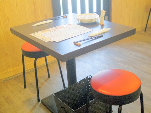 埼玉県春日部市一ノ割１丁目にある居酒屋「酒肴大衆ばる 青挑」店内