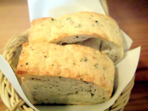 埼玉県春日部市一ノ割１丁目にある居酒屋「酒肴大衆ばる 青挑」牛すじでビーフシチュー（パン付き）