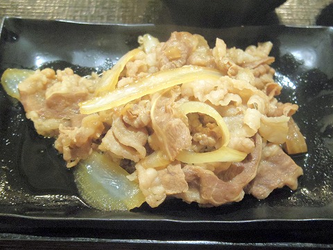 茨城県守谷市中央３丁目にある「吉野家 TX守谷駅店」牛皿特盛、豚汁、卵