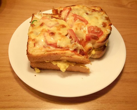 東京都練馬区土支田1丁目にある喫茶店「Komeda's Coffee コメダ珈琲店 練馬土支田店」 東京都練馬区土支田1丁目にある喫茶店「コメダ珈琲店 練馬土支田店」たっぷりたまごのピザトースト