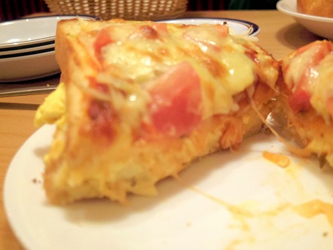 東京都練馬区土支田1丁目にある喫茶店「Komeda's Coffee コメダ珈琲店 練馬土支田店」 東京都練馬区土支田1丁目にある喫茶店「コメダ珈琲店 練馬土支田店」たっぷりたまごのピザトースト