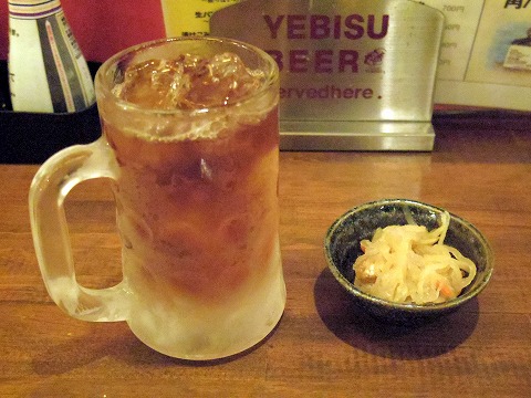 茨城県土浦市大和町にある居酒屋「九州横丁 九太郎 土浦店」ウーロン茶とお通し
