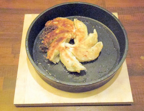 茨城県土浦市大和町にある居酒屋「九州横丁 九太郎 土浦店」鉄鍋餃子