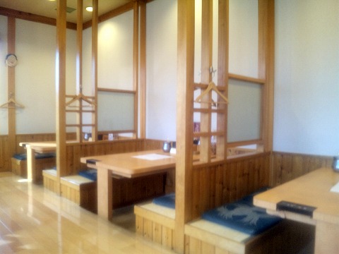 埼玉県越谷市神明町２丁目にあるすき焼き、しゃぶしゃぶのお店「どん亭 越谷店」店内