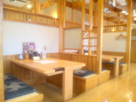 埼玉県越谷市神明町２丁目にあるすき焼き、しゃぶしゃぶのお店「どん亭 越谷店」店内