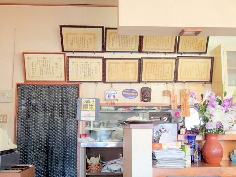 茨城県ひたちなか市馬渡にあるとんかつ店「とんかつ とん竹」店内