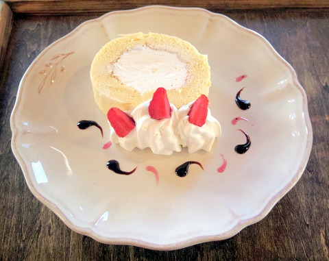 埼玉県入間市東町１丁目にあるカフェ「culture cafe Grandir  グランディール」週末限定ロールケーキ