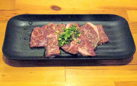 埼玉県越谷市千間台東１丁目にある焼肉、しゃぶしゃぶのお店「焼しゃぶ亭　翼」和牛ロース