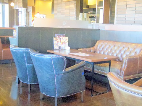 埼玉県鶴ヶ島市大字三ツ木にある喫茶店 星乃珈琲店 鶴ヶ島店 です 最寄駅は東武鉄道越生線の一本松駅になります ホリデーモーニングをホットカフェオーレでいただきました 気ままに外食三昧