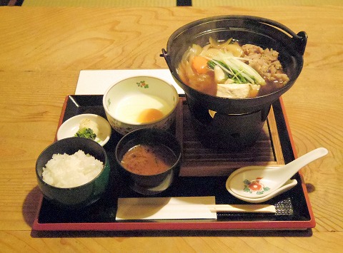 千葉県千葉市中央区中央３丁目にある和食、会席料理の「湯葉・豆富・日本料理 京都 つれづれ 千葉店」すき焼き御膳
