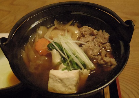 千葉県千葉市中央区中央３丁目にある和食、会席料理の「湯葉・豆富・日本料理 京都 つれづれ 千葉店」すき焼き御膳