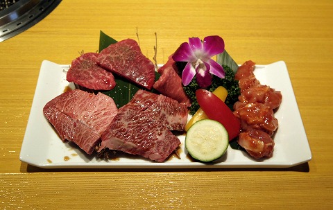 埼玉県越谷市北越谷２丁目にある焼肉店「肉亭　ナカムラ」贅沢A5ランチ