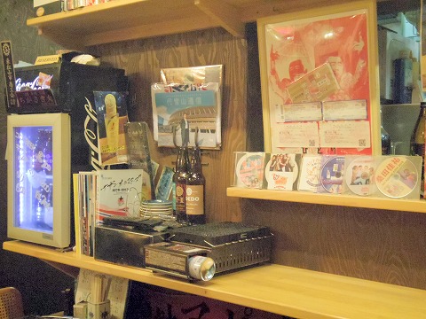 埼玉県東松山市箭弓町１丁目にある居酒屋、海鮮料理のお店「浜焼バル ウォ！バッカ Wow!BAKKA」店内