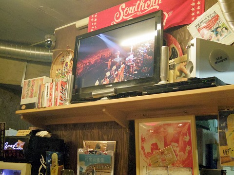 埼玉県東松山市箭弓町１丁目にある居酒屋、海鮮料理のお店「浜焼バル ウォ！バッカ Wow!BAKKA」店内