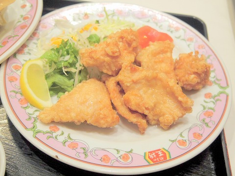神奈川県川崎市中原区木月住吉町にある中華料理店「餃子の王将 元住吉店」鶏の唐揚定食