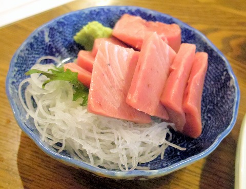 埼玉県東松山市箭弓町１丁目にある居酒屋、海鮮料理のお店「浜焼バル ウォ！バッカ Wow!BAKKA」本マグロ刺