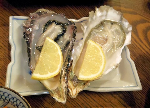 埼玉県東松山市箭弓町１丁目にある居酒屋、海鮮料理のお店「浜焼バル ウォ！バッカ Wow!BAKKA」岩ガキ