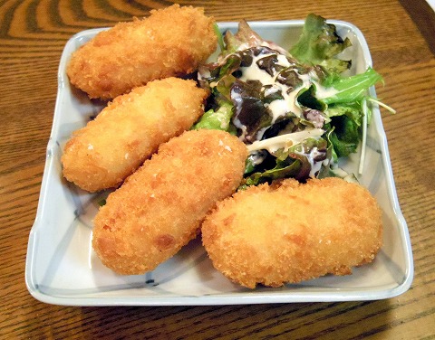 埼玉県東松山市箭弓町１丁目にある居酒屋、海鮮料理のお店「浜焼バル ウォ！バッカ Wow!BAKKA」カニクリームコロッケ