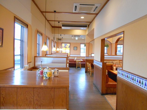 埼玉県春日部市大沼2丁目にあるステーキ、ハンバーグの「ステーキのどん 春日部店」店内 埼玉県春日部市大沼2丁目にあるステーキ、ハンバーグの「ステーキのどん 春日部店」店内