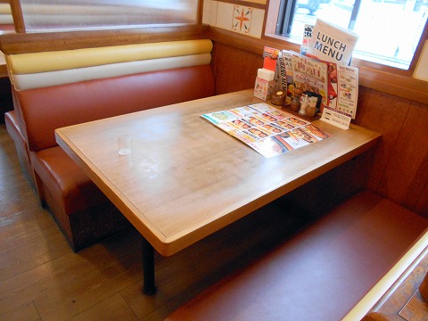 埼玉県春日部市大沼2丁目にあるステーキ、ハンバーグの「ステーキのどん 春日部店」店内 埼玉県春日部市大沼2丁目にあるステーキ、ハンバーグの「ステーキのどん 春日部店」店内