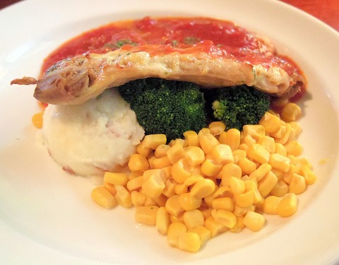 神奈川県横浜市中区本牧和田にあるシーフードの「レッドロブスター Red Lobster 新本牧店」チキンミラネーズ 神奈川県横浜市中区本牧和田にあるシーフードの「レッドロブスター Red Lobster 新本牧店」チキンミラネーズ