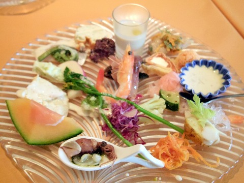 埼玉県蓮田市関山２丁目にあるイタリア料理のお店「リストランテ クワトロ・フォリオ　　QUATTRO FOGLIO」旬の前菜盛り合わせ