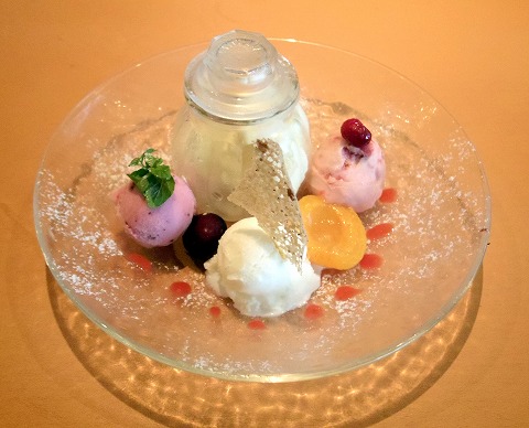 埼玉県蓮田市関山２丁目にあるイタリア料理のお店「リストランテ クワトロ・フォリオ　　QUATTRO FOGLIO」ジェラート盛り合わせ