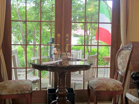 埼玉県蓮田市東4丁目にあるイタリア料理のお店「トラットリア ナトゥーラ　TRATTORIA NATURA 」店内