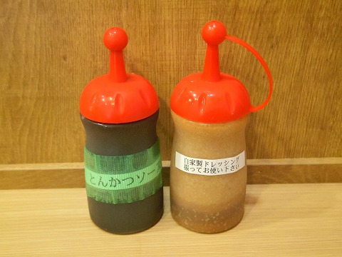 埼玉県春日部市中央１丁目にある「からあげの鉄人　春日部西口駅前店」店内