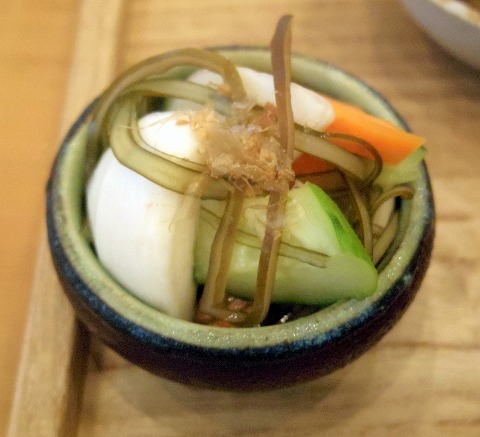 茨城県ひたちなか市中根にあるカフェ Cafe And Space Toiro です 最寄駅はひたちなか海浜鉄道湊線の中根駅になります ランチプレートの常陸牛ハンバーグ300g 常陸牛100 メンチカツ アイスカフェオーレを注文しました 気ままに外食三昧