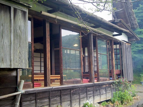 静岡県伊豆市冷川にある田舎料理のお店「峠の茶屋」外観