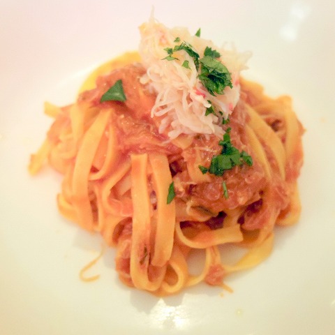 神奈川県横浜市中区太田町６丁目にあるイタリアンの「la Tenda Rossa　ラ テンダロッサ」毛蟹のタリアテッレ