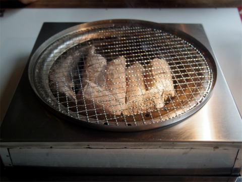 神奈川県横浜市中区元町１丁目にある焼肉店 「焼肉牛三郎　横浜元町店」店内