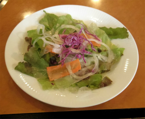 神奈川県横浜市中区寿町２丁目にある焼肉店「焼肉　東京山」上カルビと上ロースのセット