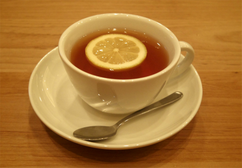 神奈川県大和市大和南１丁目にある喫茶店「コメダ和喫茶  おかげ庵  大和駅前店」ホットレモンティーとトーストセット（トースト+ゆで卵+小倉あん）、別にゆで卵1個