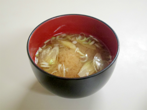 神奈川県横浜市中区上野町２丁目にある洋食店「レストラン松山」ミックスフライ（エビ、カキ、魚）とライス