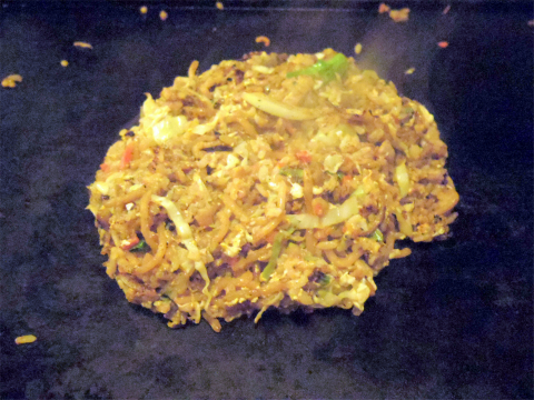 東京都江東区白河1丁目にあるお好み焼き、もんじゃの「いろはにほへと」そばめし