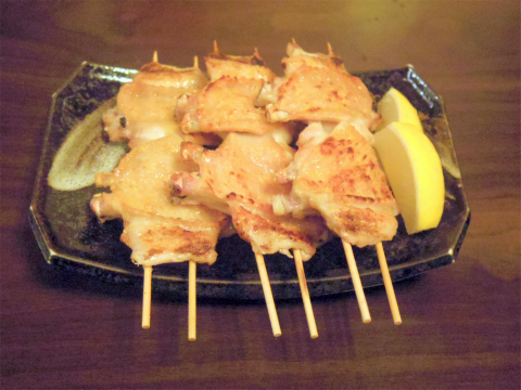 神奈川県横浜市中区本牧町２丁目にある焼鳥店「鳥政」手羽先