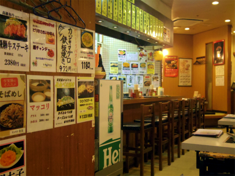 千葉県千葉市美浜区ひび野2丁目にあるお好み焼き もんじゃの 有賀藤 プレナ幕張店 です 最寄駅はjr京葉線の海浜幕張駅になります ランチタイムに行きえらべるセット ぶたお好み ぶた焼そば アイスコーヒーを選択 をいただきました 気ままに外食三昧