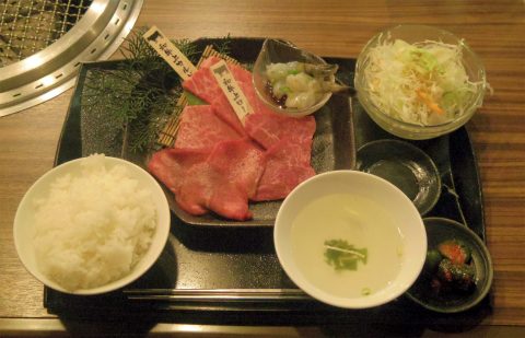 神奈川県横浜市中区山下町にある焼肉店「焼肉　源」スペシャルランチ