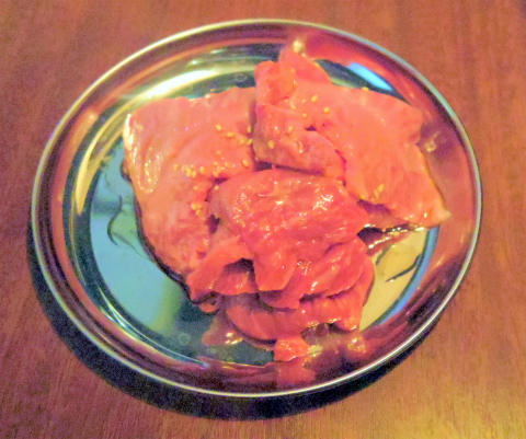 東京都新宿区大久保１丁目にある焼肉店「セルフ焼肉専門　焼肉じょんじょん　東新宿店」じょんじょん盛り（赤身盛り）
